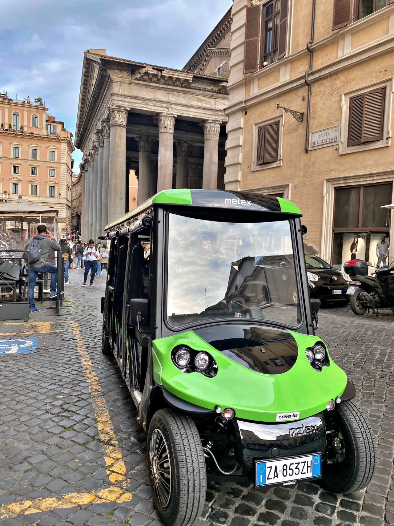 Small-group Rome golf cart tour in the centro storico